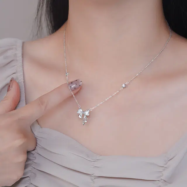 【纯银999 | 蝴蝶结造型】 琉堇 甜美温柔蝴蝶结吊坠 少女心森系小清新纯银颈链 梦幻灵动闪闪甜妹星星锁骨链 足银 项链 女款 告白礼盒