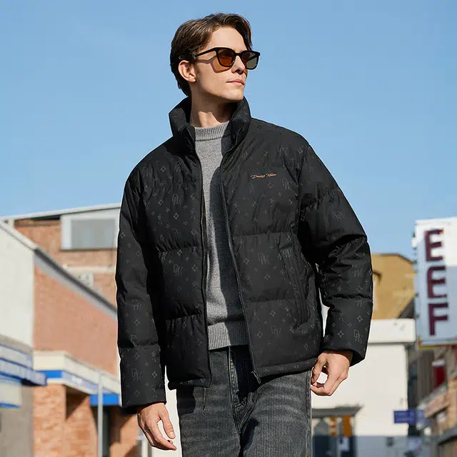 与狼共舞 黑金面包石墨烯蓄热锁温科技高充绒时尚高街个性潮流满印立领防风羽绒服 男款