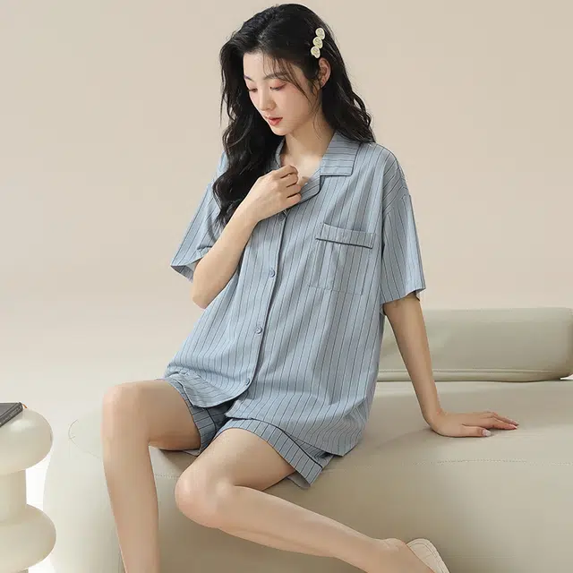 欧迪芬 轻薄透气韩版翻领单排扣短袖短裤睡衣套装 女款 浅灰色