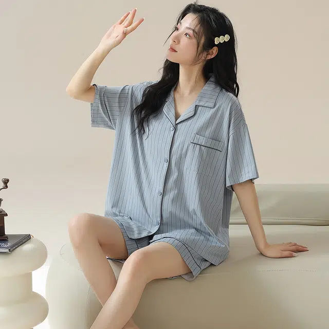 欧迪芬 轻薄透气韩版翻领单排扣短袖短裤睡衣套装 女款 浅灰色