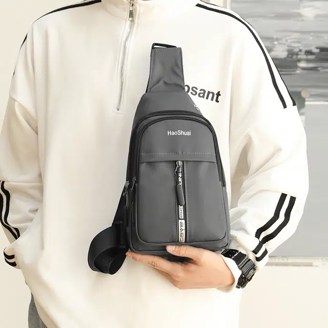 尊梵 商品描述腰包男士单肩斜挎包休闲斜肩包小众包包运动胸包潮牌挎包
