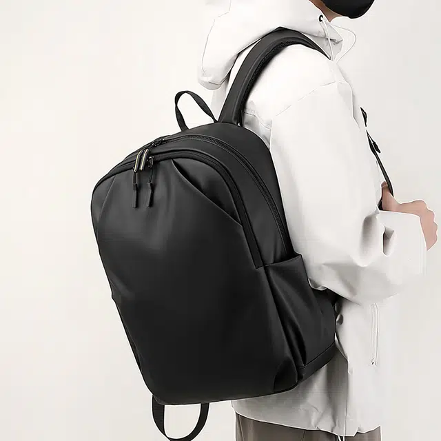 尊梵 大容量简约潮流轻便旅行 尼龙布 双肩包 男款 黑色