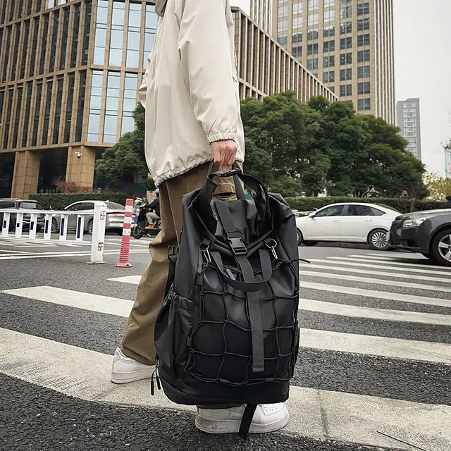 尊梵 简约休闲大容量通勤森系 尼龙 双肩包 常规 男款 黑色