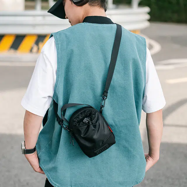 尊梵 运功斜挎水壶包手机包 牛津布 手提包 常规 男女同款情侣款 多色