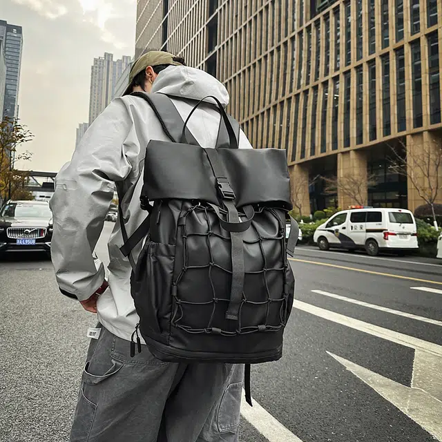 尊梵 简约休闲大容量通勤森系 尼龙 双肩包 常规 男款 黑色