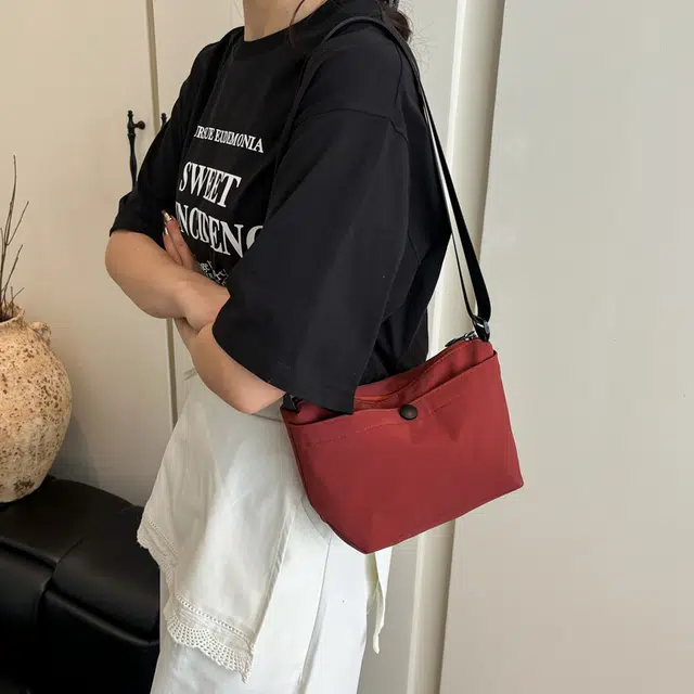 尊梵 斜挎包时尚潮流百搭帆布包 尼龙布 单肩包 常规 男女同款情侣款 多色