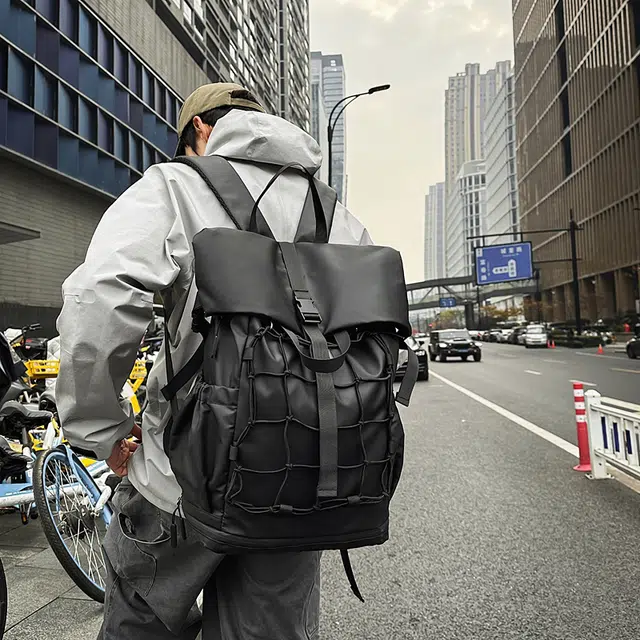 尊梵 简约休闲大容量通勤森系 尼龙 双肩包 常规 男款 黑色