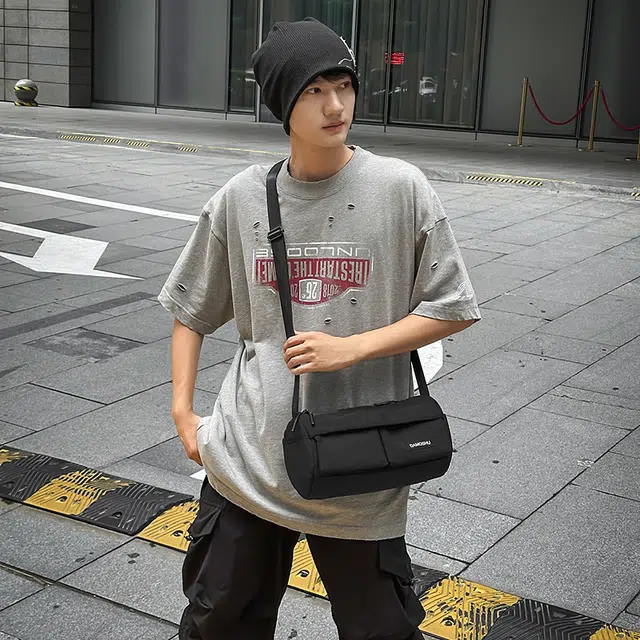 尊梵 斜挎包防水耐磨户外旅行包轻便 尼龙 单肩包 常规 男女同款情侣款 多色