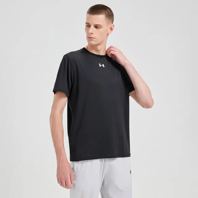Under Armour T