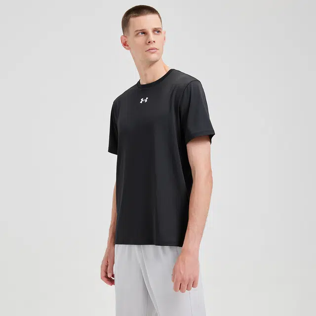 Under Armour T