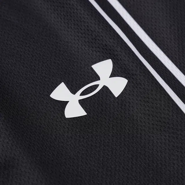 Under Armour Logo -001