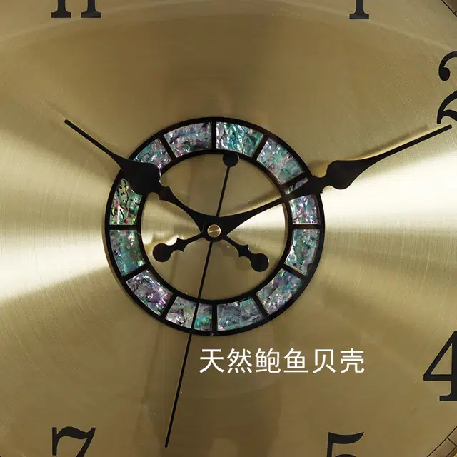 凯琴 百搭贝壳圆形挂钟家用客厅时尚高档挂墙静音 石英机芯 挂钟 男女同款 金色