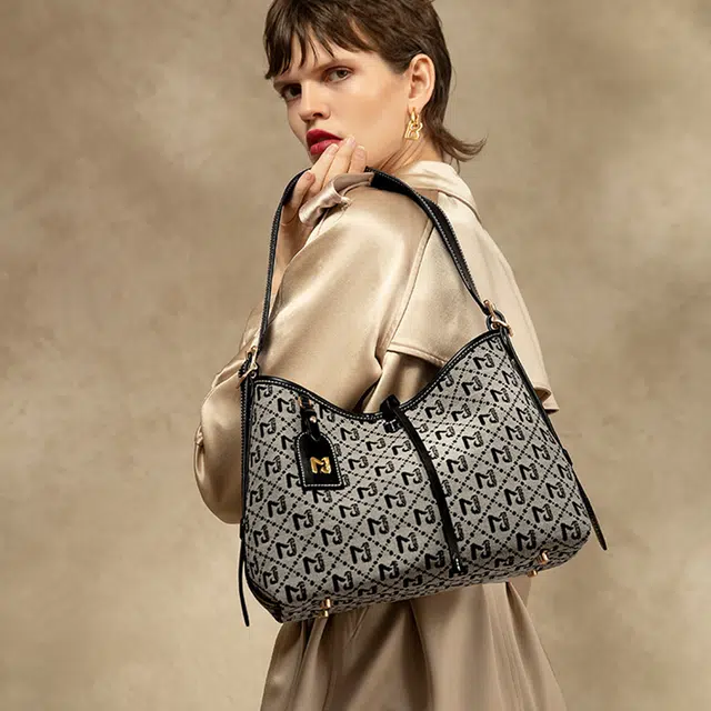 CLEVER KETCH PU Tote