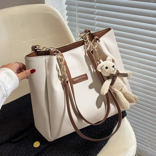 safiya Tote