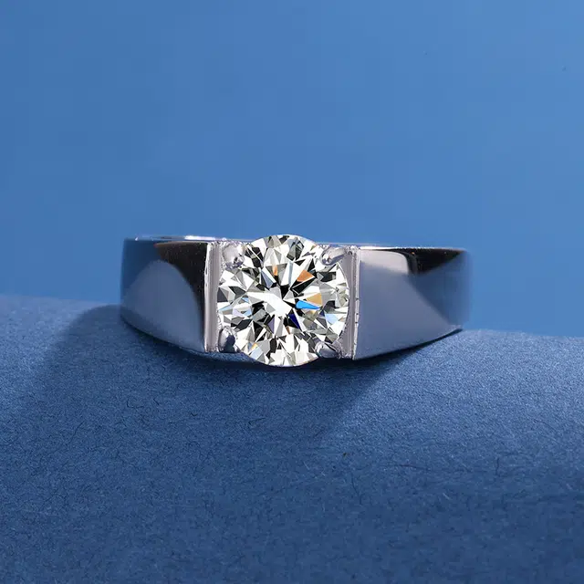 925