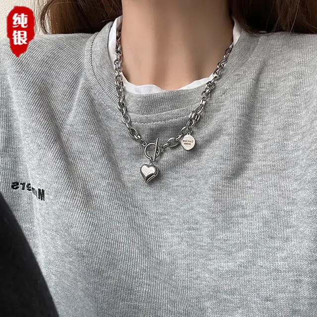 925