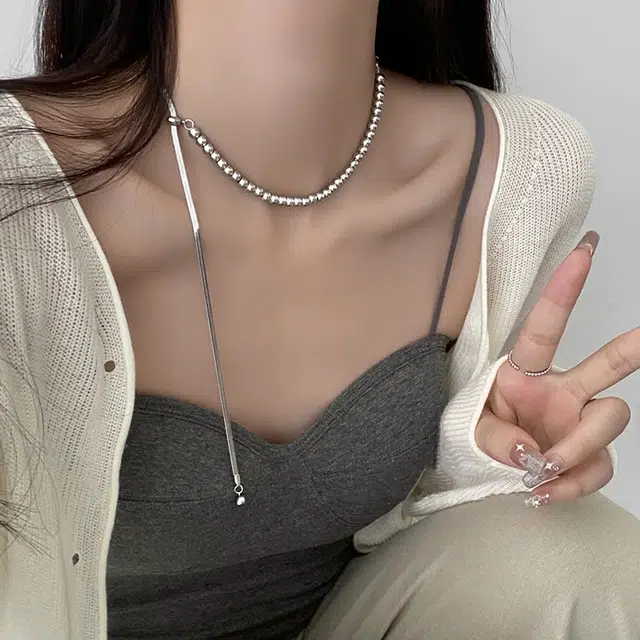 925