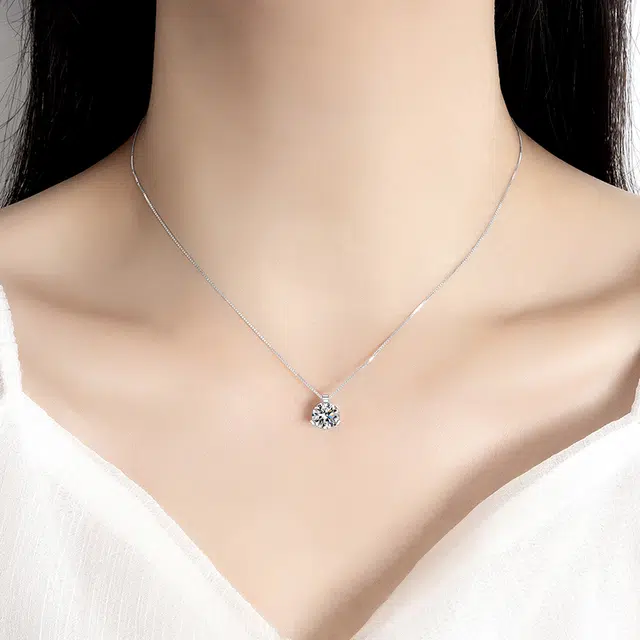 925