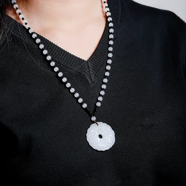 梨云暮雪 仿古貔貅精品黑白对牌  高级珠链绳  招财纳福 高雅时尚 百搭款式 精致吊坠  国风国潮 琉璃 玉石项链 男女同款情侣款