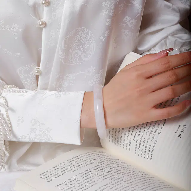 梨云暮雪 荔枝冻款 显白  百搭  好运天然 白水晶 手镯 女款