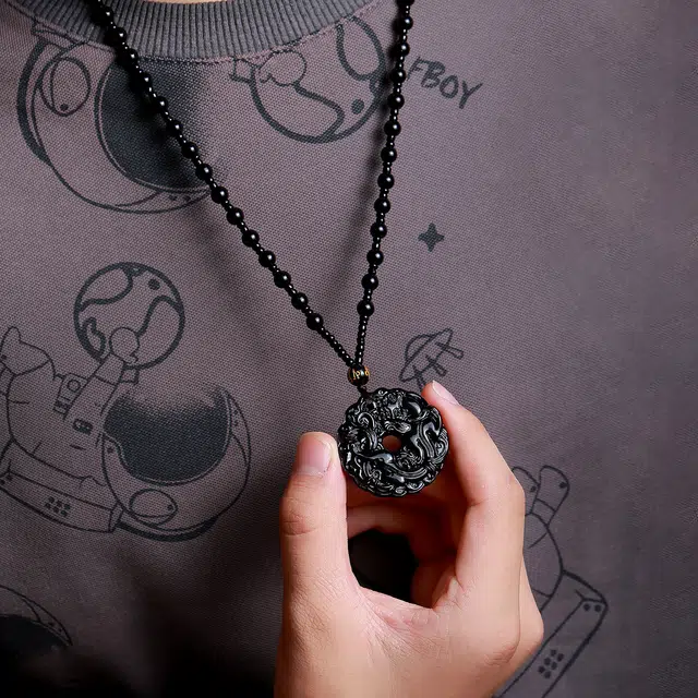 梨云暮雪 仿古貔貅精品黑白对牌  高级珠链绳  招财纳福 高雅时尚 百搭款式 精致吊坠  国风国潮 琉璃 玉石项链 男女同款情侣款