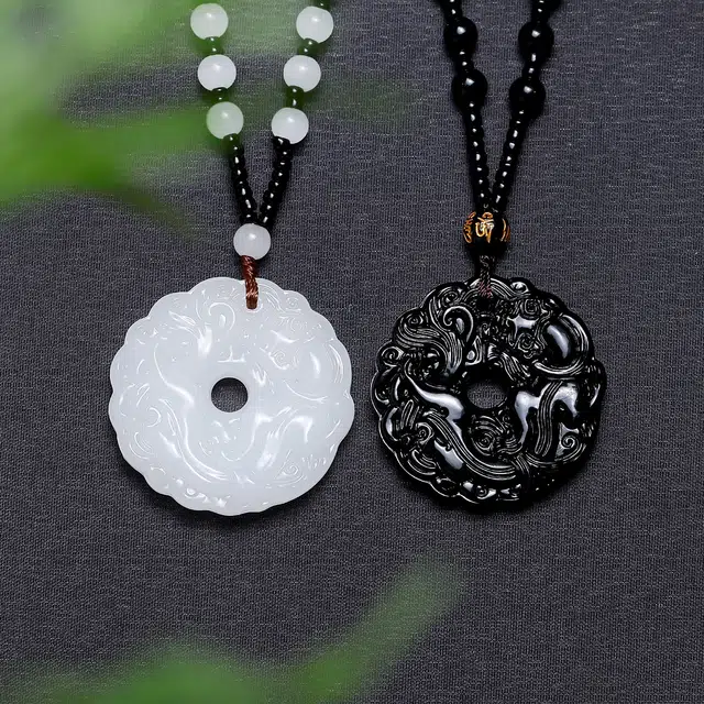 梨云暮雪 仿古貔貅精品黑白对牌  高级珠链绳  招财纳福 高雅时尚 百搭款式 精致吊坠  国风国潮 琉璃 玉石项链 男女同款情侣款