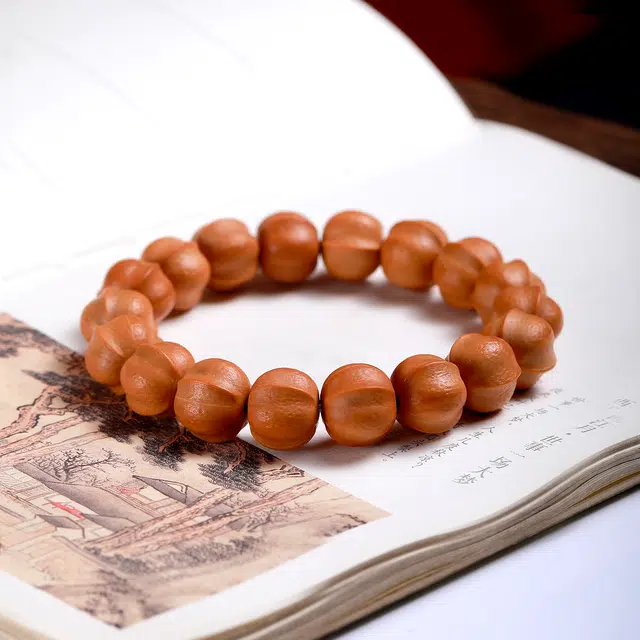 梨云暮雪 高级橘皮磨砂鲨鱼款  精品老料 手感棒 盘玩易变色 归圆度高  设计款 猴头核桃 手串 男女同款情侣款