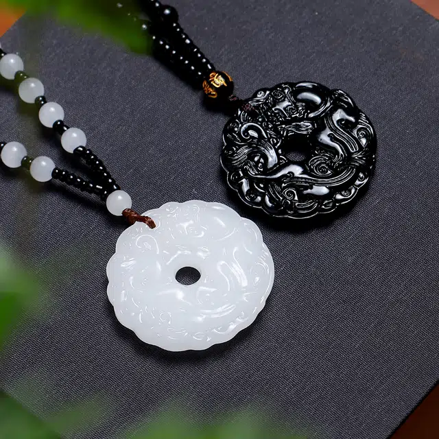 梨云暮雪 仿古貔貅精品黑白对牌  高级珠链绳  招财纳福 高雅时尚 百搭款式 精致吊坠  国风国潮 琉璃 玉石项链 男女同款情侣款