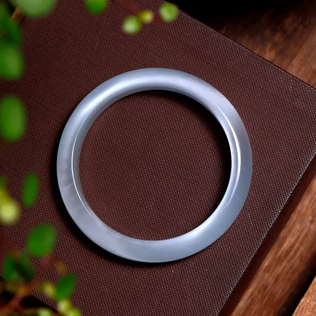 梨云暮雪 气质百搭赠红黑猫手绳一对水润莫比乌斯轻奢高级潮流 琉璃 手镯 女款