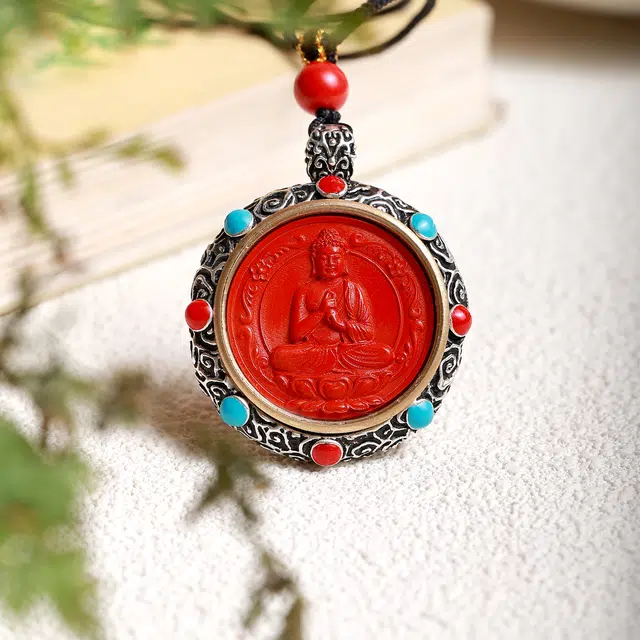 梨云暮雪 品牌供应 保证 藏式八大守护神红砂   复古祥云镶嵌 背面超高灵活度转盘可戴可玩 大顶珠搭配#好运 朱砂 吊坠 男女同款情侣款