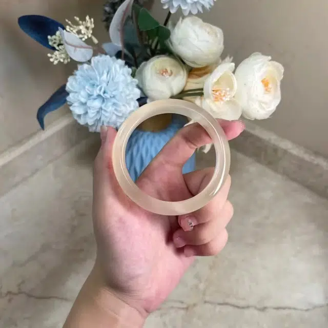 梨云暮雪 梨云暮雪  高级版  蜂蜜水色香槟金猫眼  色好  干净  端庄大气上档次 琉璃 手镯 女款