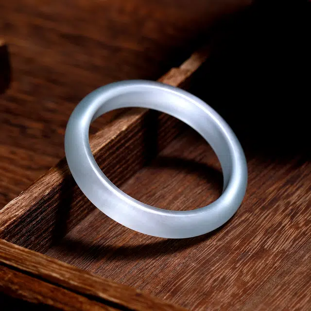 梨云暮雪 微蓝调起刚白月光   赠杏花微红好运手串   中国风    气质显白百搭 琉璃 手镯 女款