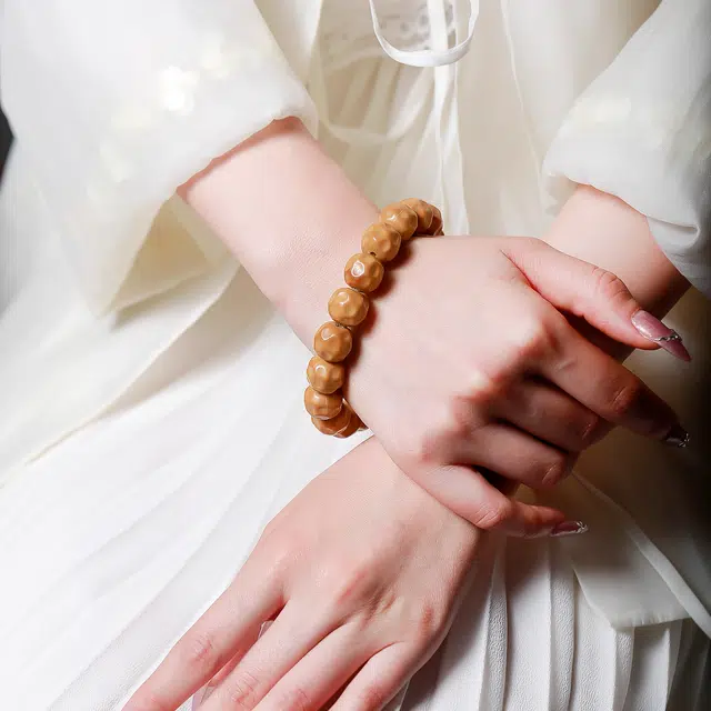 梨云暮雪 一级品质    精挑货头   复古路路通手持文玩佛珠  奶酪  小众设计好运念珠 猴头核桃 手串 男女同款情侣款