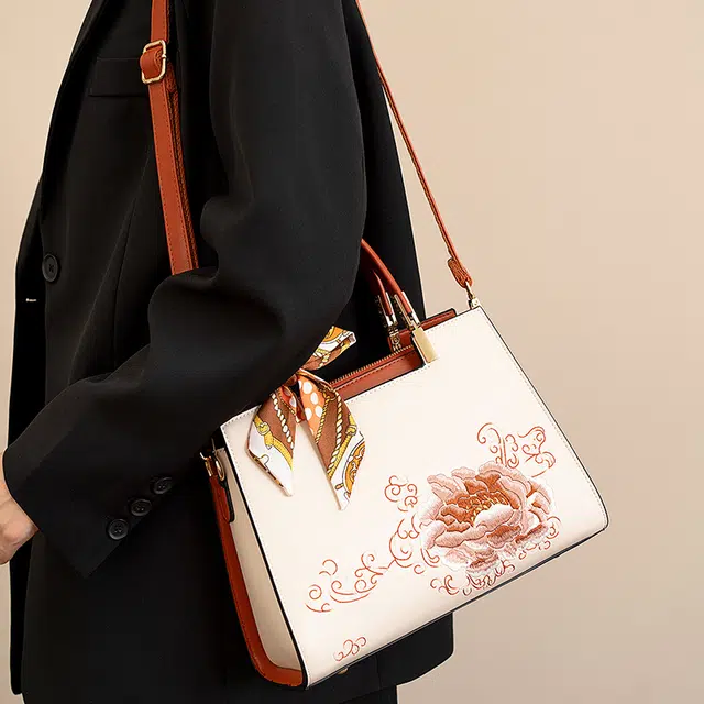 维尼奥 新中式大气国风百合花刺绣小众大容量优雅妈妈包 合成革 手提包单肩斜挎包 中号 女款 米白色