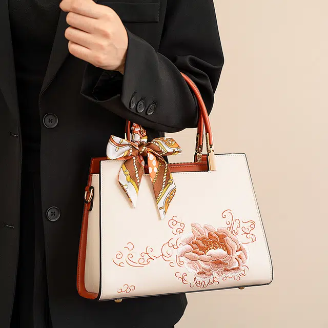 维尼奥 新中式大气国风百合花刺绣小众大容量优雅妈妈包 合成革 手提包单肩斜挎包 中号 女款 米白色