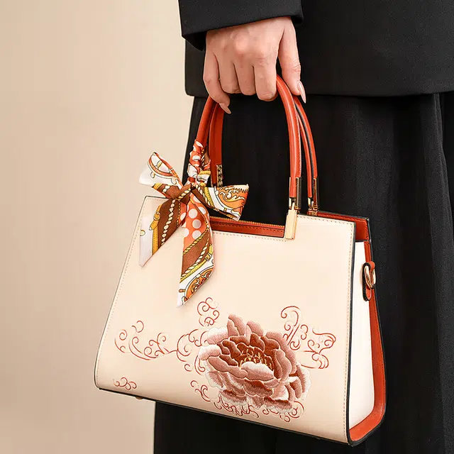 维尼奥 新中式大气国风百合花刺绣小众大容量优雅妈妈包 合成革 手提包单肩斜挎包 中号 女款 米白色