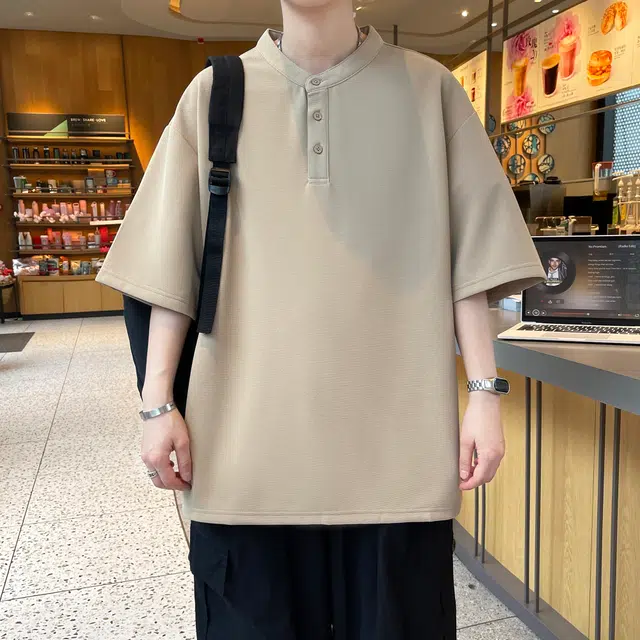 URBAN AUTHENTIC T
