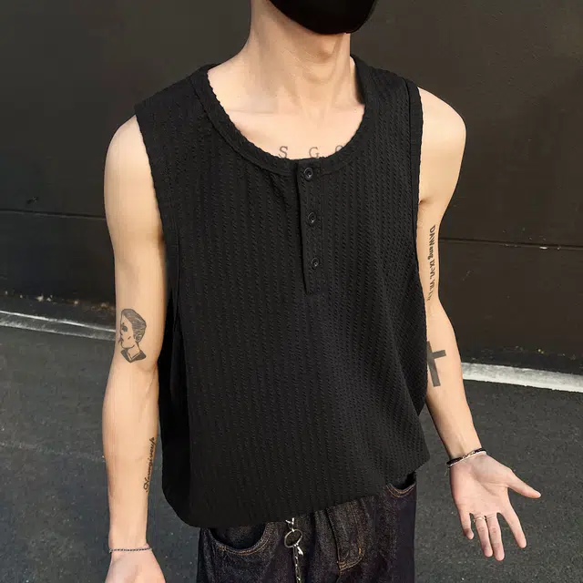URBAN AUTHENTIC T