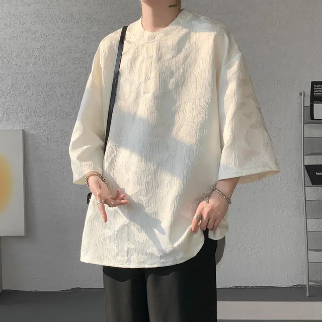 URBAN AUTHENTIC T