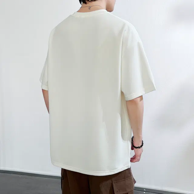 URBAN AUTHENTIC T