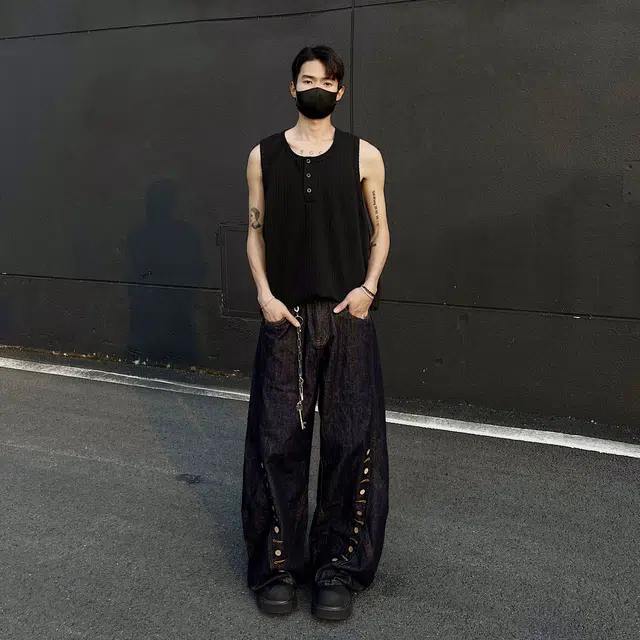 URBAN AUTHENTIC T