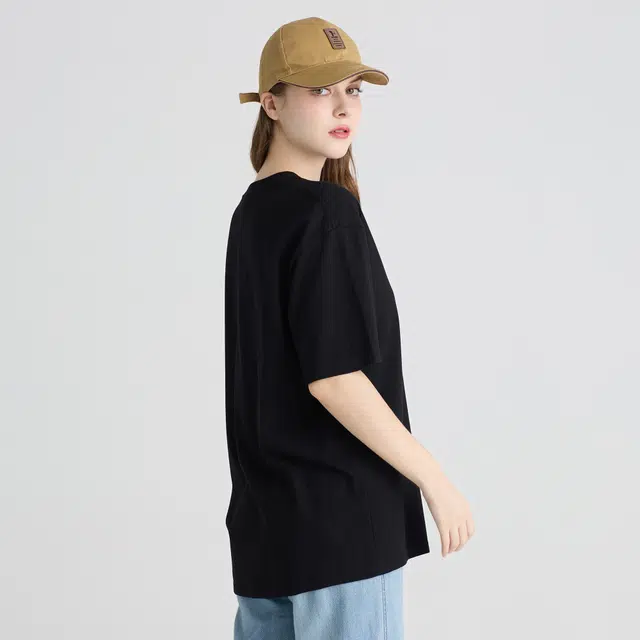 URBAN AUTHENTIC T