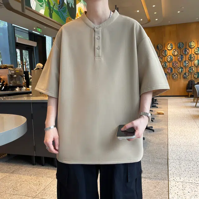 URBAN AUTHENTIC T