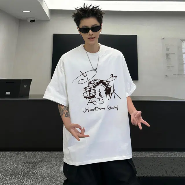 URBAN AUTHENTIC T