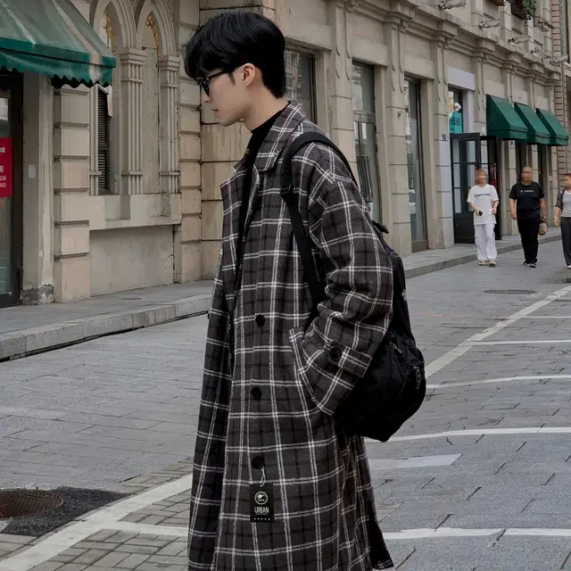 URBAN AUTHENTIC