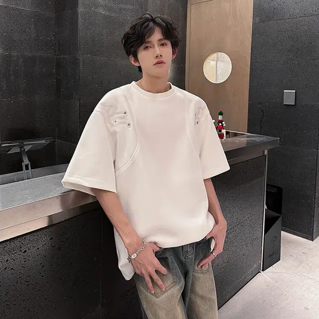 URBAN AUTHENTIC T