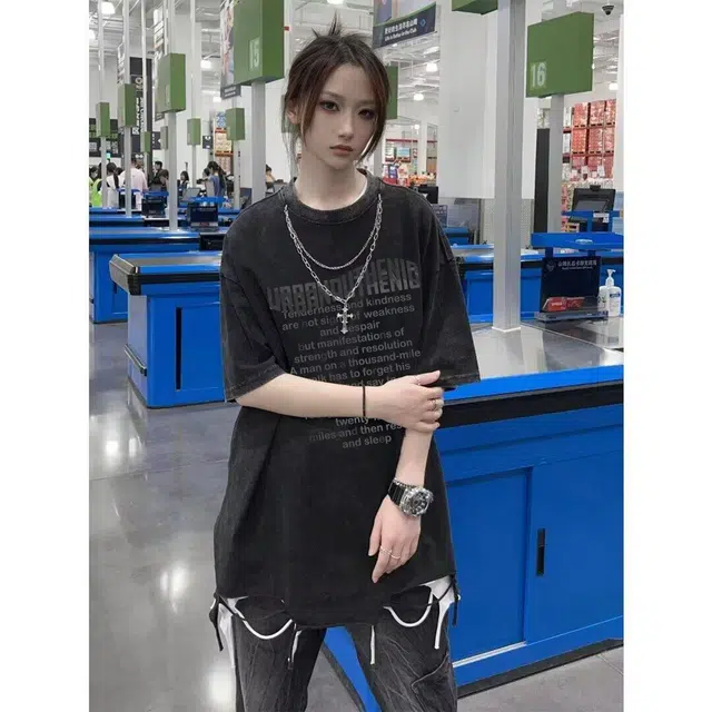 URBAN AUTHENTIC logoT