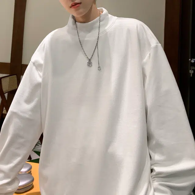 URBAN AUTHENTIC T