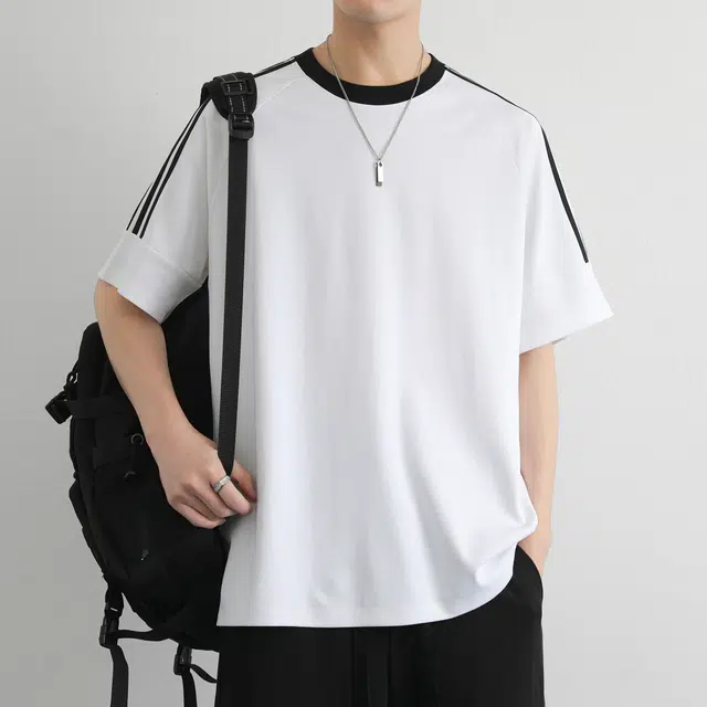URBAN AUTHENTIC T