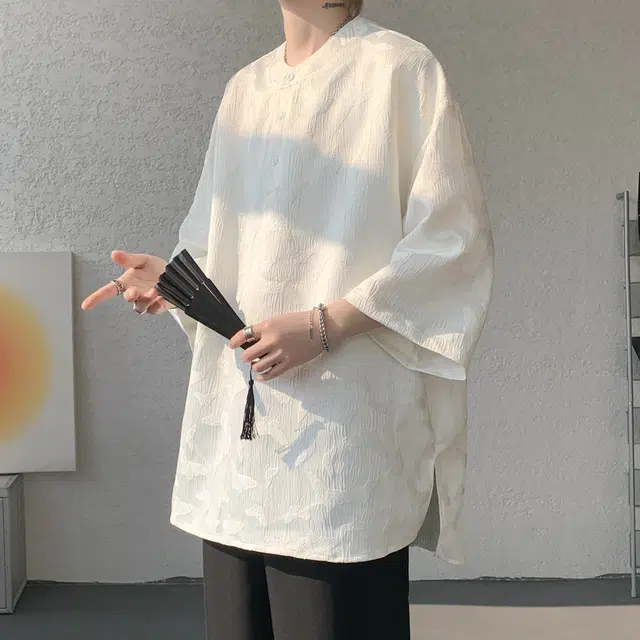 URBAN AUTHENTIC T